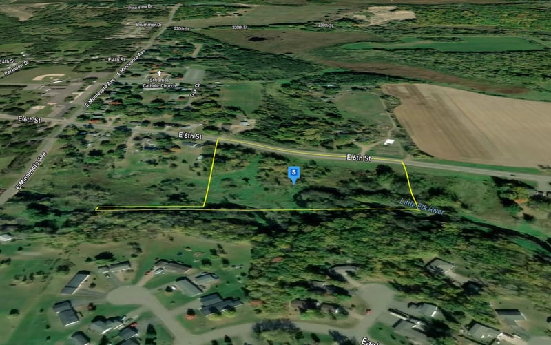 150 E 6th St, Randall, MN 56475