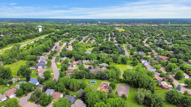 1984 Helena Ct, Oakdale, MN 55128