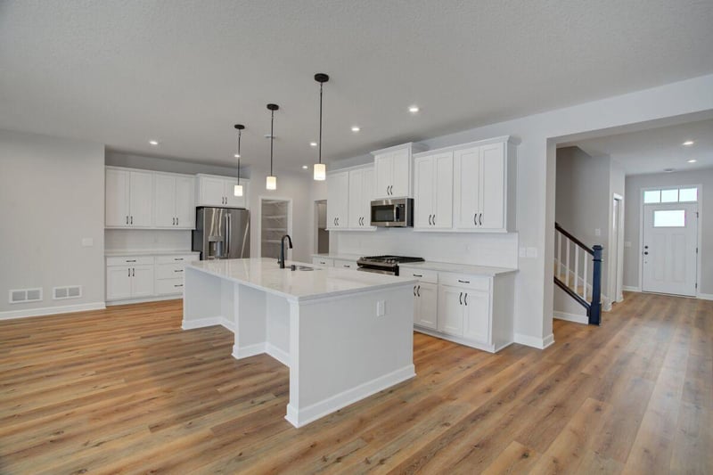 7645 201st St W, Lakeville, MN 55044