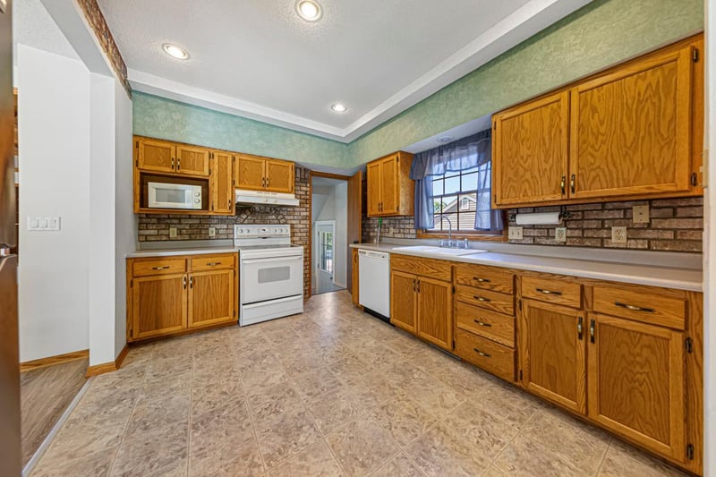 104 River St, Jackson, MN 56143