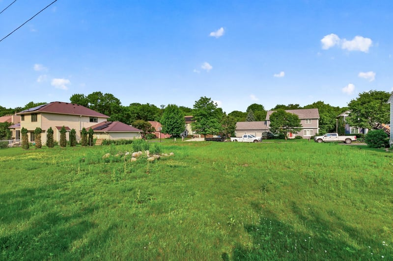 6697 Harlan Dr, Eden Prairie, MN 55346