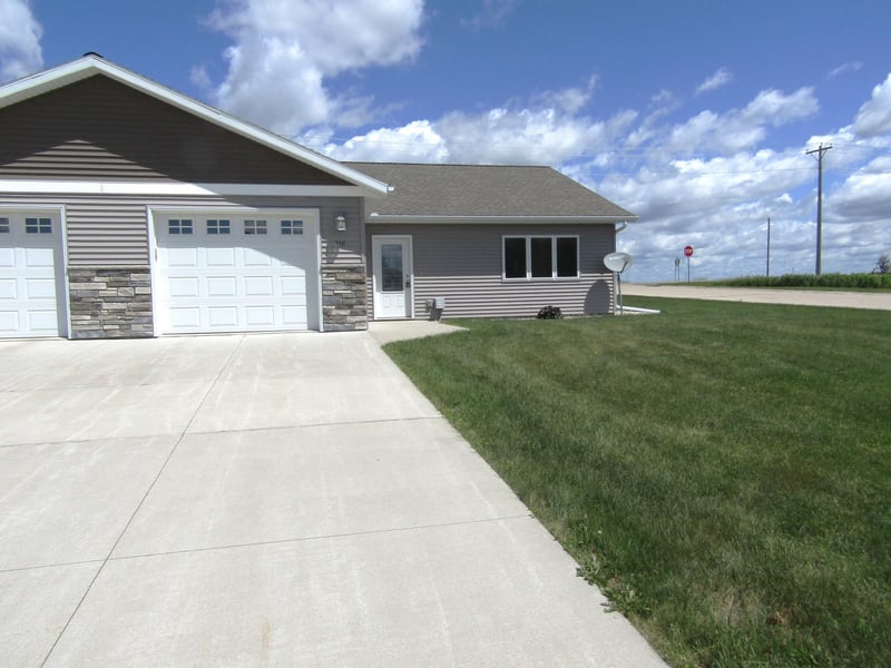 216 Mooney Cir, Granite Falls, MN 56241