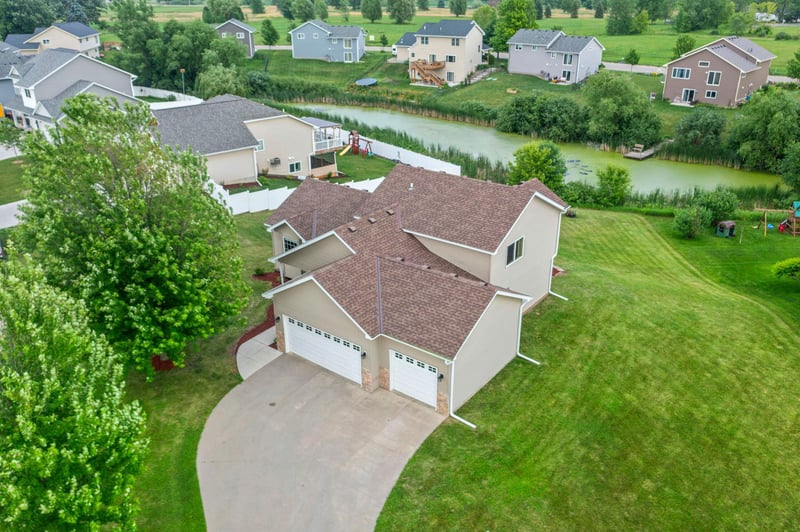 2043 Willow Ct, Howard Lake, MN 55349