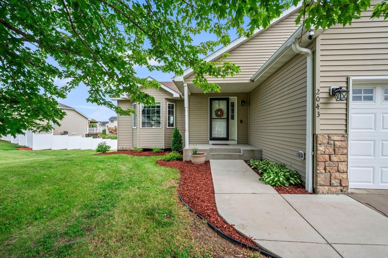 2043 Willow Ct, Howard Lake, MN 55349