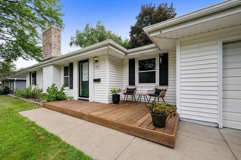 9517 Clinton Ave S, Bloomington, MN 55420