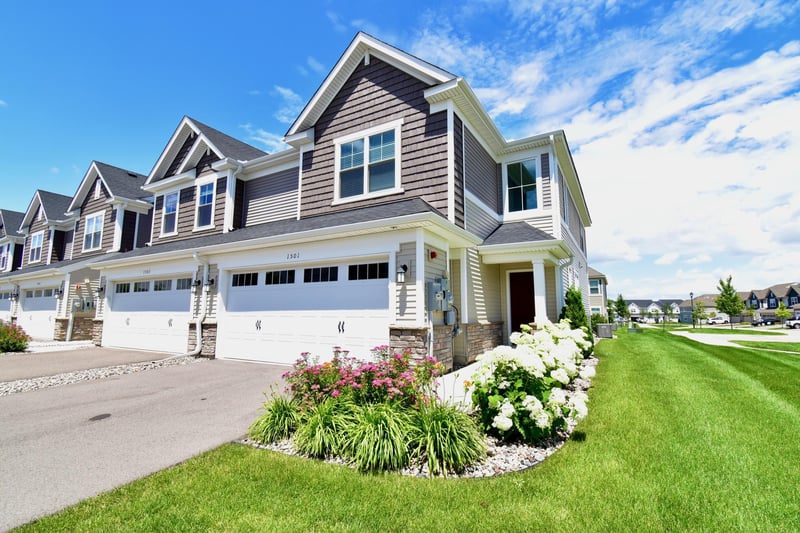 1501 Dogwood Ln, Carver, MN 55315