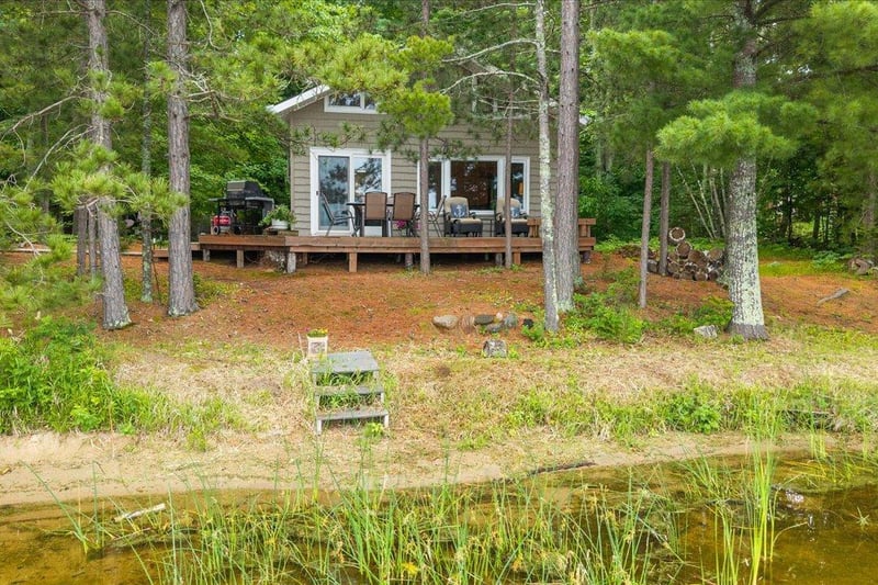 10401 Vermillion Point Dr NE, Deer River, MN 56636