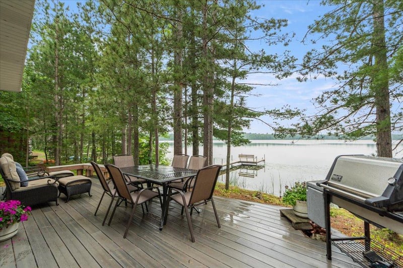 10401 Vermillion Point Dr NE, Deer River, MN 56636