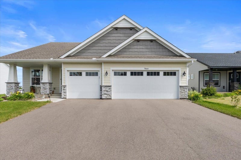 7664 106th St S, Cottage Grove, MN 55016