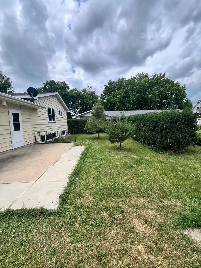 316 W 2nd St, Madison, MN 56256