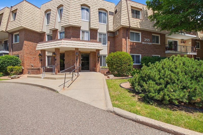 255 Westview Dr #308, West Saint Paul, MN 55118