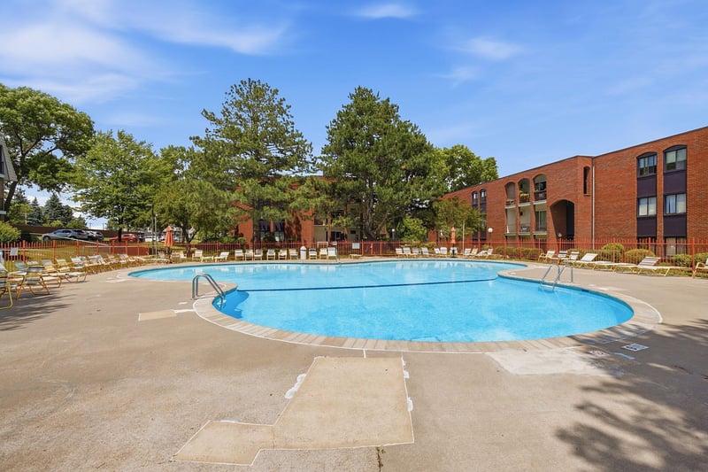 255 Westview Dr #308, West Saint Paul, MN 55118