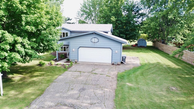 260 Balsam Dr, Foley, MN 56329