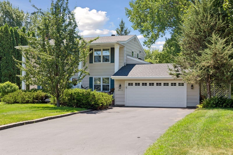 2415 Merrimac Ln N, Plymouth, MN 55447