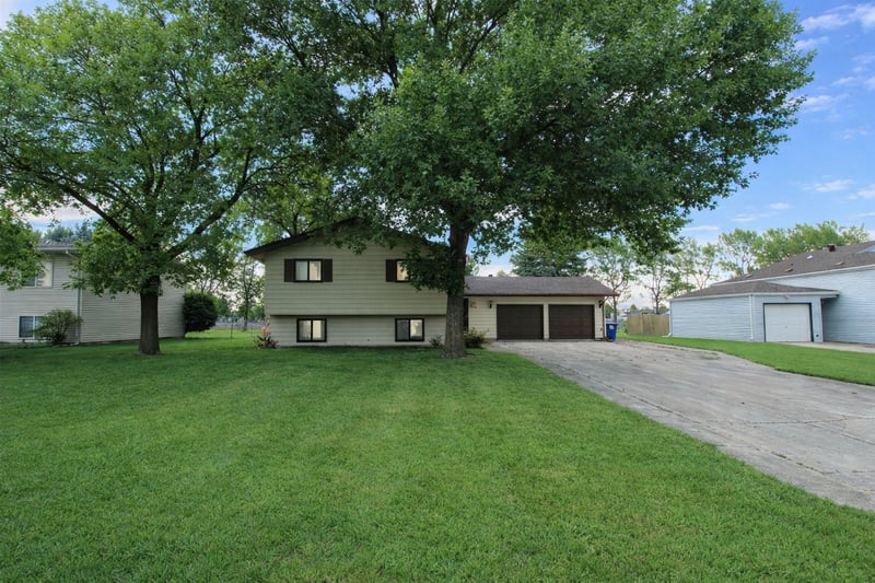 3115 Covent Garden St S, Moorhead, MN 56560