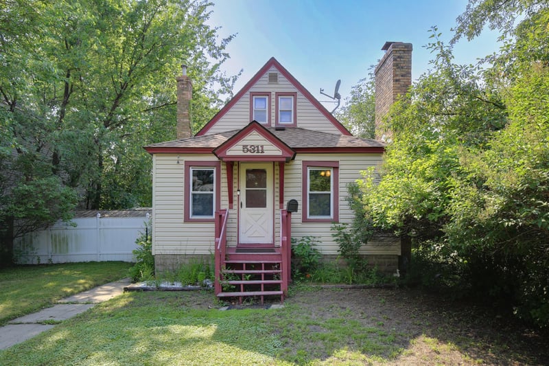 5311 Knox Ave N, Brooklyn Center, MN 55430