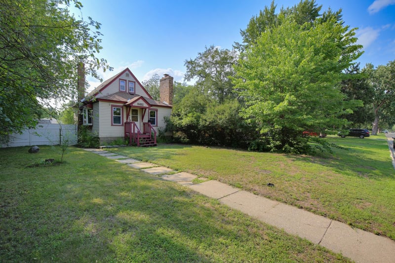 5311 Knox Ave N, Brooklyn Center, MN 55430