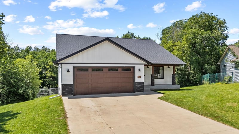 W1202 Oakridge Ct, Spring Valley, WI 54767