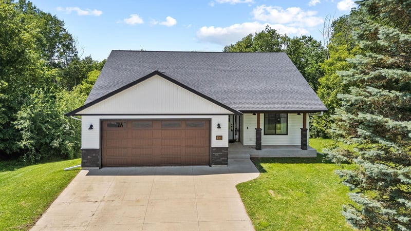 W1202 Oakridge Ct, Spring Valley, WI 54767