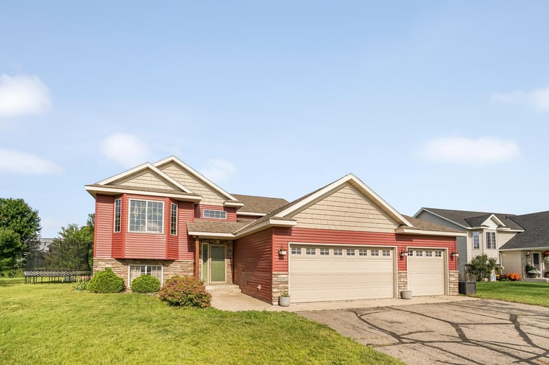 605 9th Ave SW, Rice, MN 56367