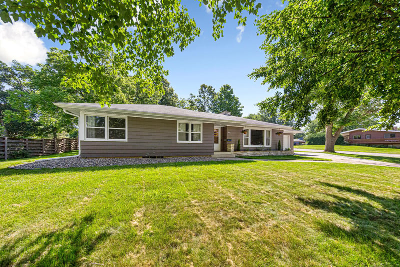 1071 Anderson Pl, Owatonna, MN 55060