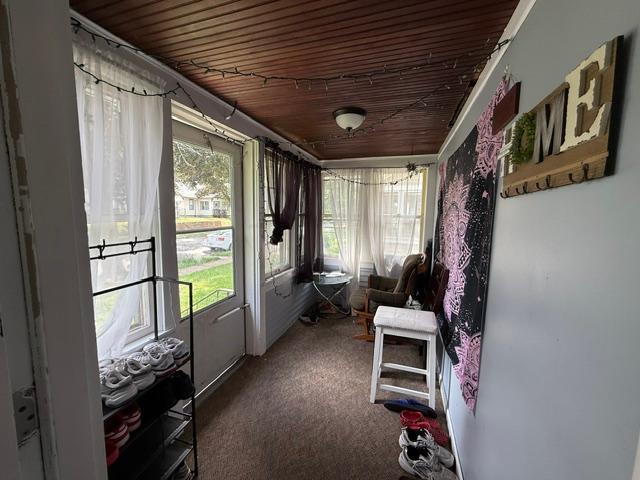 987 Lawson Ave E, Saint Paul, MN 55106