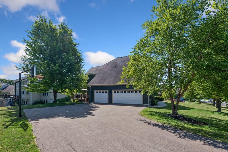 1879 Sandbar Cir, Waconia, MN 55387