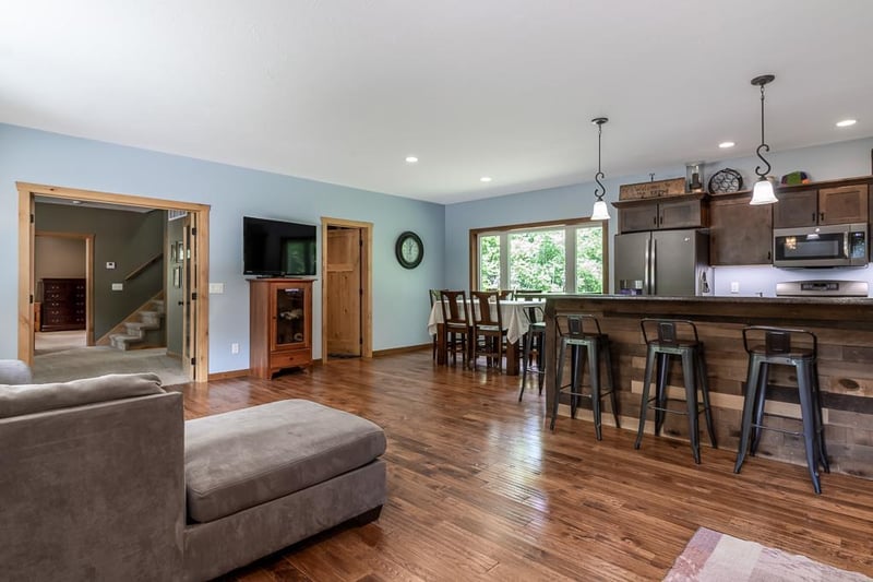 58385 Kirkwood Rd, Mankato, MN 56001
