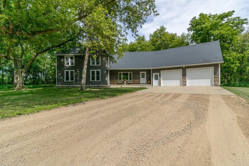 58385 Kirkwood Rd, Mankato, MN 56001