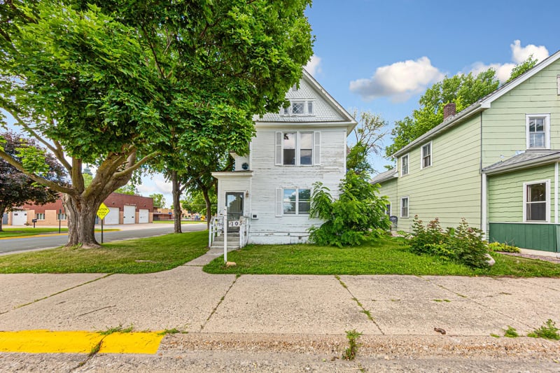 105 Ash Ave SW, Montgomery, MN 56069