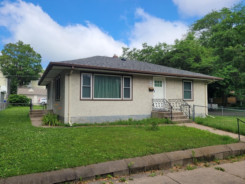 985 Bradley St, Saint Paul, MN 55130