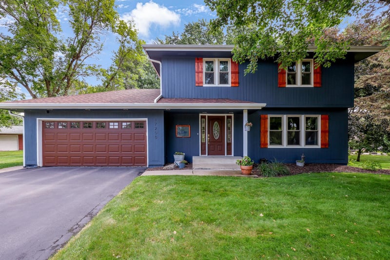 17200 Barberry Cir, Eden Prairie, MN 55346