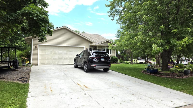 6546 Upper 22nd St N, Oakdale, MN 55128