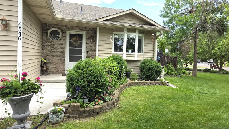 6546 Upper 22nd St N, Oakdale, MN 55128