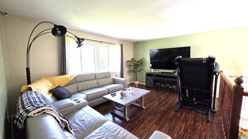 6546 Upper 22nd St N, Oakdale, MN 55128