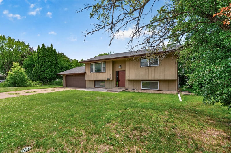 6709 Colorado Ave N, Brooklyn Park, MN 55429