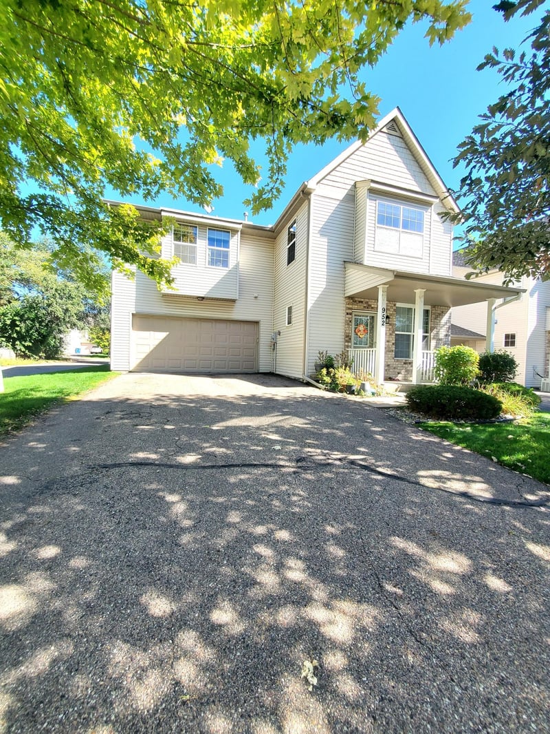 952 Conner St, Chaska, MN 55318
