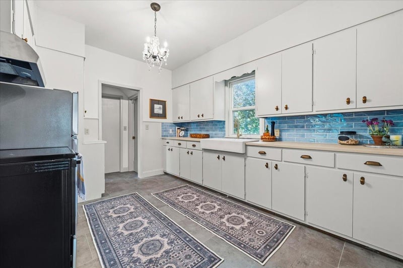 6 4th St NW, Glenwood, MN 56334
