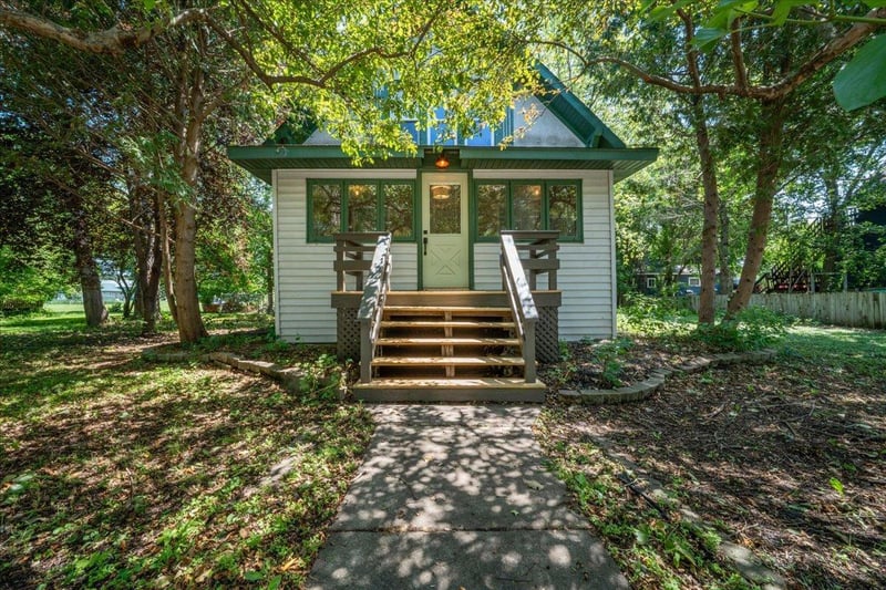 6 4th St NW, Glenwood, MN 56334