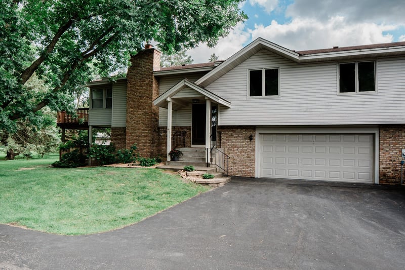 5688 Royal Oaks Dr, Shoreview, MN 55126
