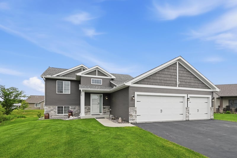 1707 Misty Cir, Buffalo, MN 55313
