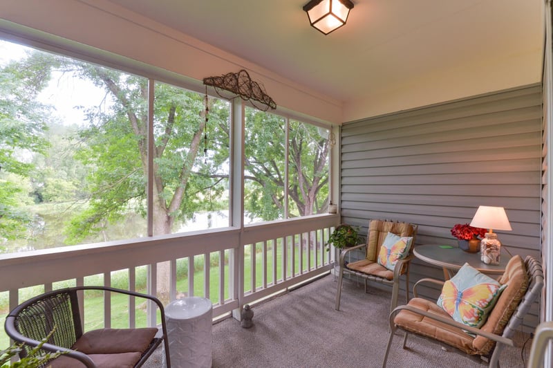 1262 Pond View Ln, White Bear Lake, MN 55110