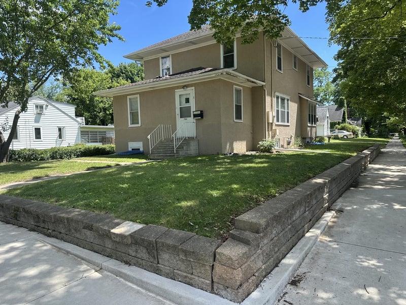 702 9th St SE, Rochester, MN 55904