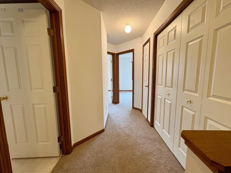 1729 Riverwood Dr #64, Burnsville, MN 55337