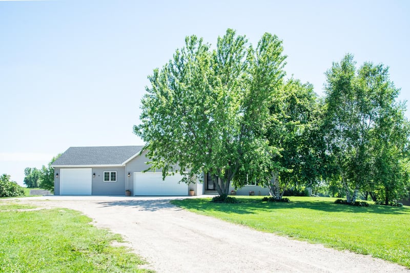 71187 240th St, Dassel, MN 55325
