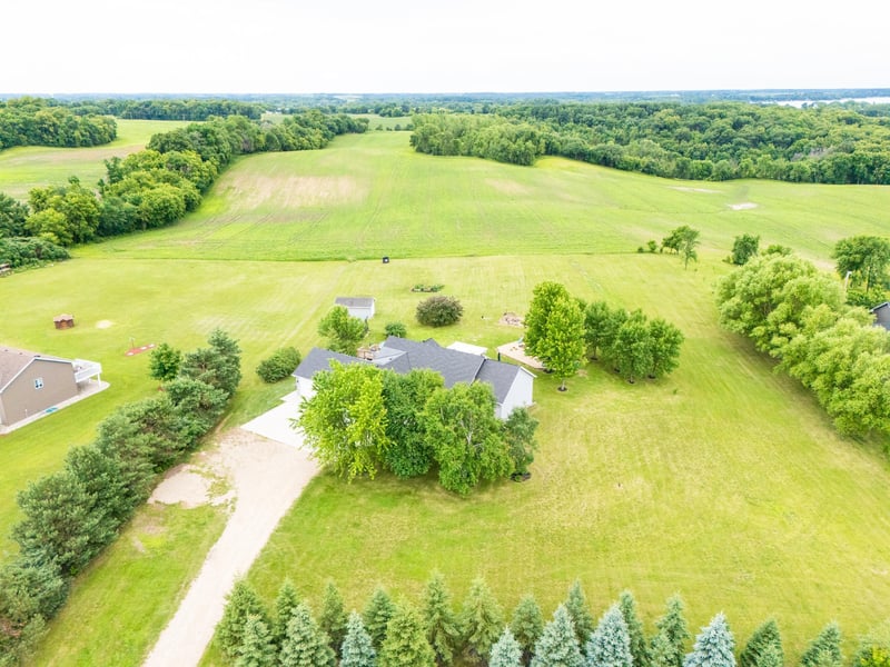 71187 240th St, Dassel, MN 55325