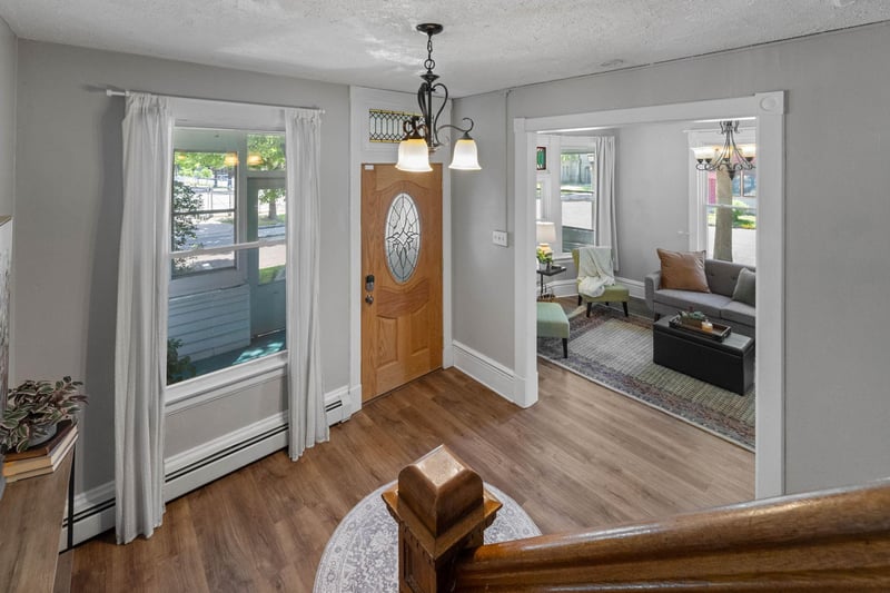 633 Kent St, Saint Paul, MN 55103