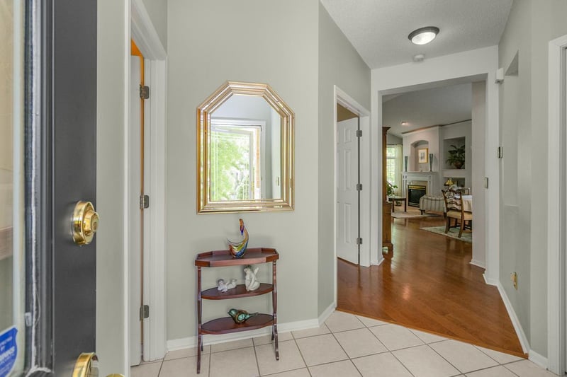 8897 Compton Dr, Inver Grove Heights, MN 55076
