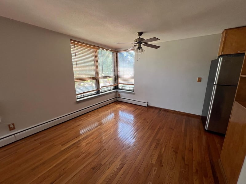 2500 Blaisdell Ave #211, Minneapolis, MN 55404