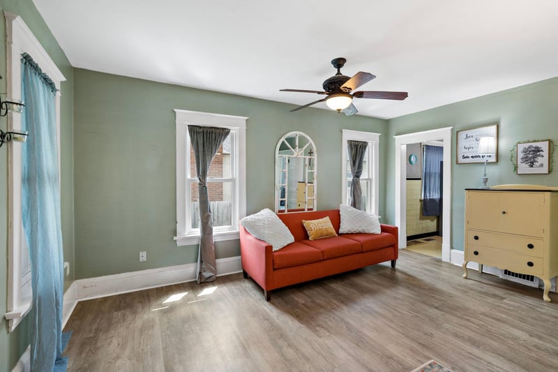 1036 Geranium Ave E, Saint Paul, MN 55106